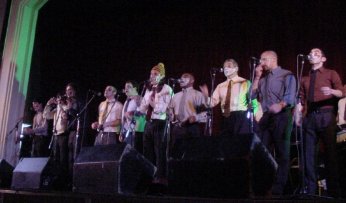 falta_y_resto_040903_02